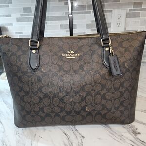 Coach Signature Canvas Tote Bag in Brown/Black